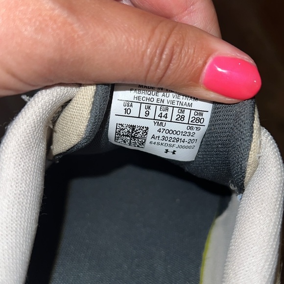 Under Armour Men’s Street Encounter Light Tan Sneakers - Picture 9 of 10